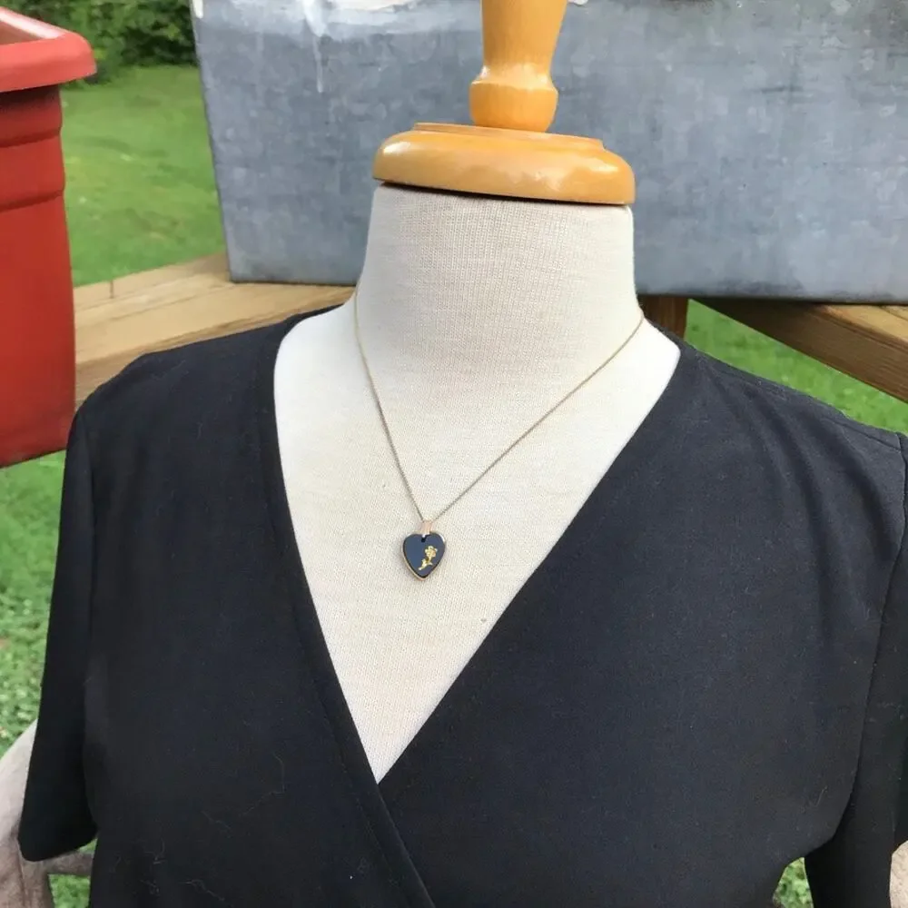 Dainty black glass etched flower heart pendant necklace